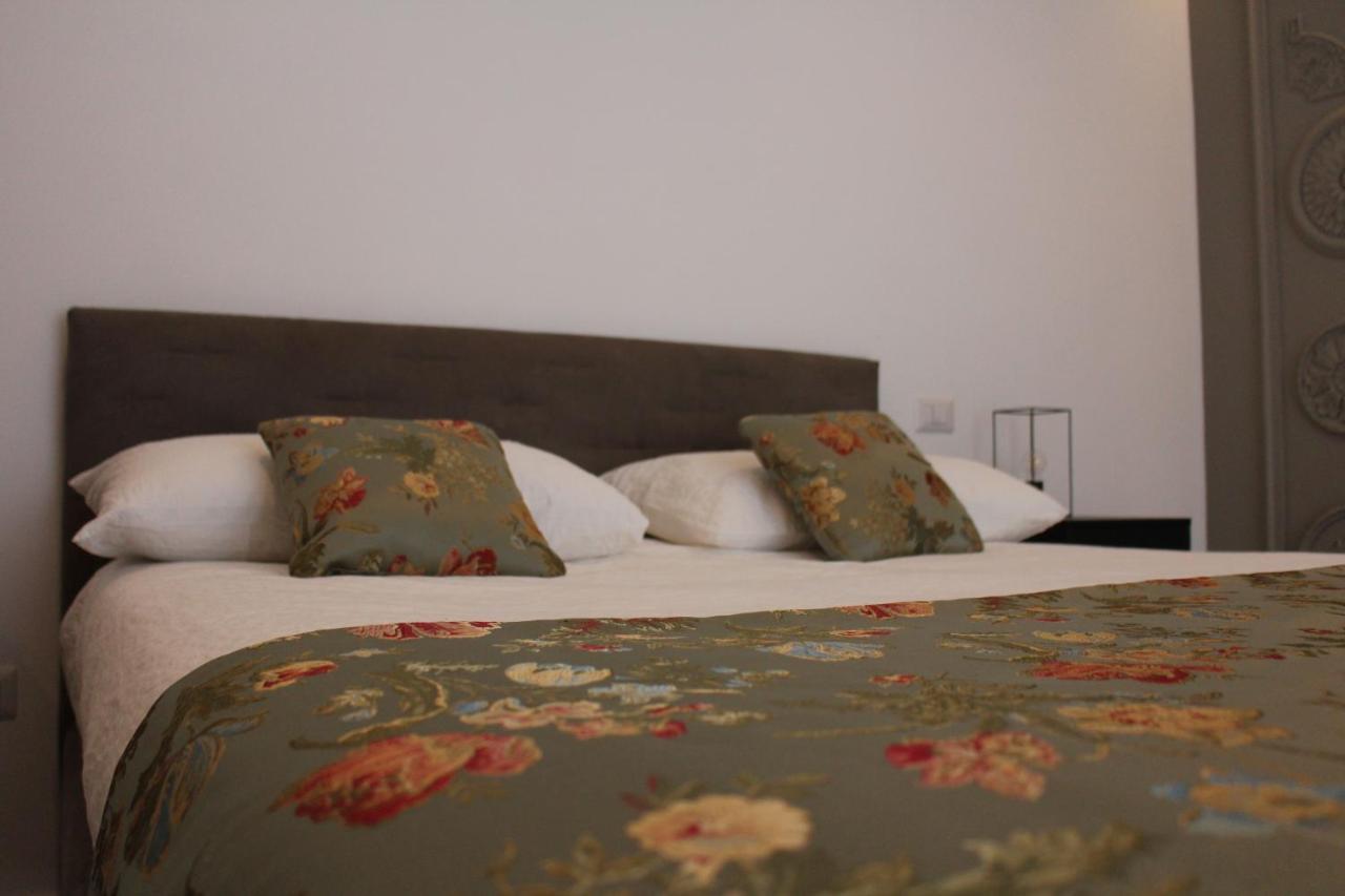 Il Cavaliere Bed And Breakfast Caserta Bagian luar foto