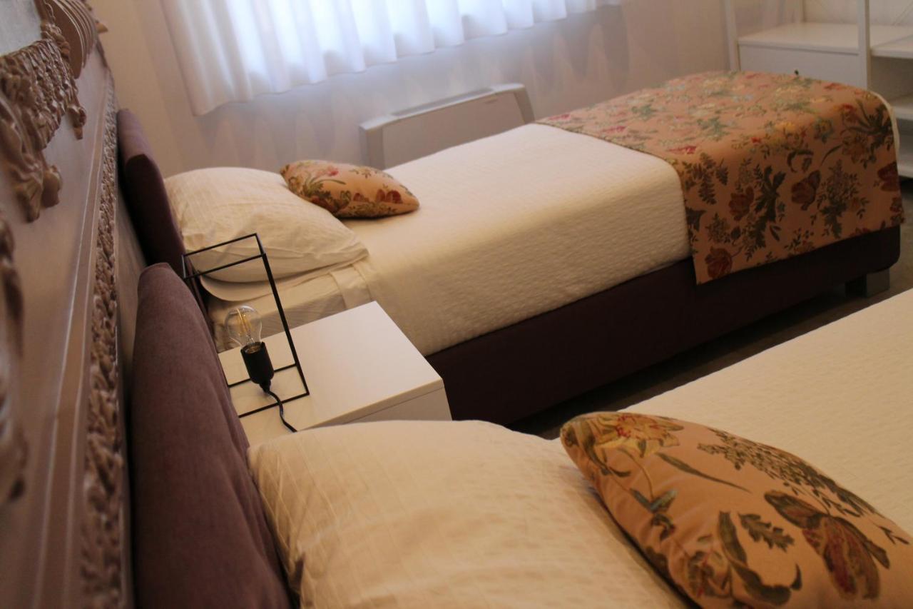 Il Cavaliere Bed And Breakfast Caserta Bagian luar foto